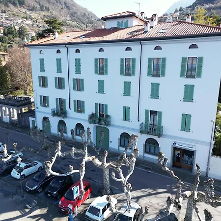 Promenade & Lakefront Apartman
